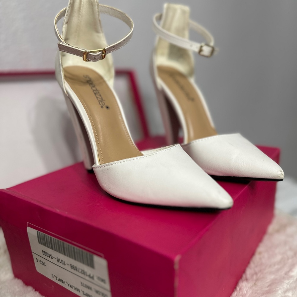 Steve Madden White Heels with Pointed Toe and Ankle Strap
